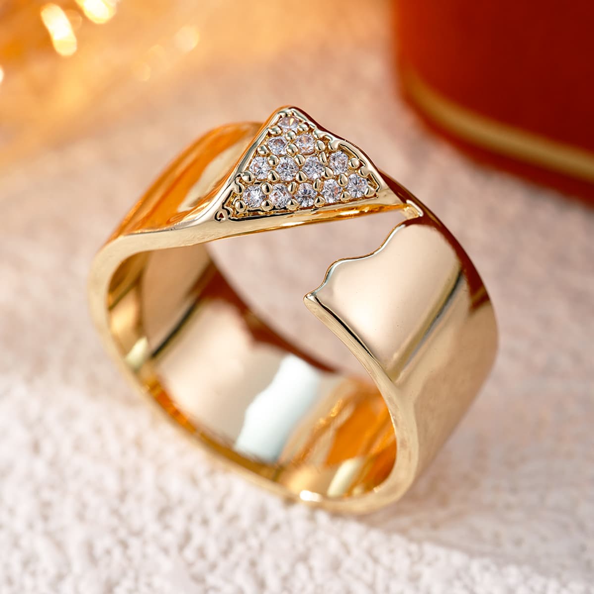 Unisex Retro Geometric Cutout Zirconia Wide Band Ring